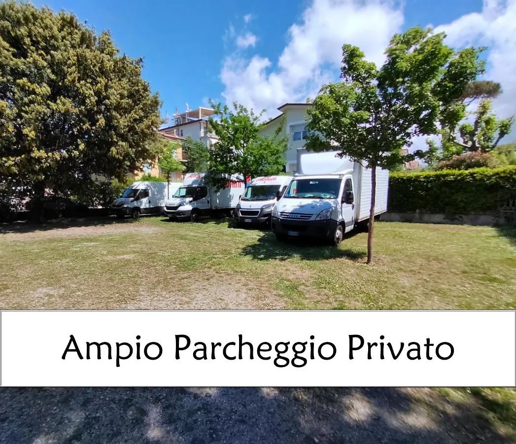 Hotel Puccinelli Lido di Camaiore 3*,