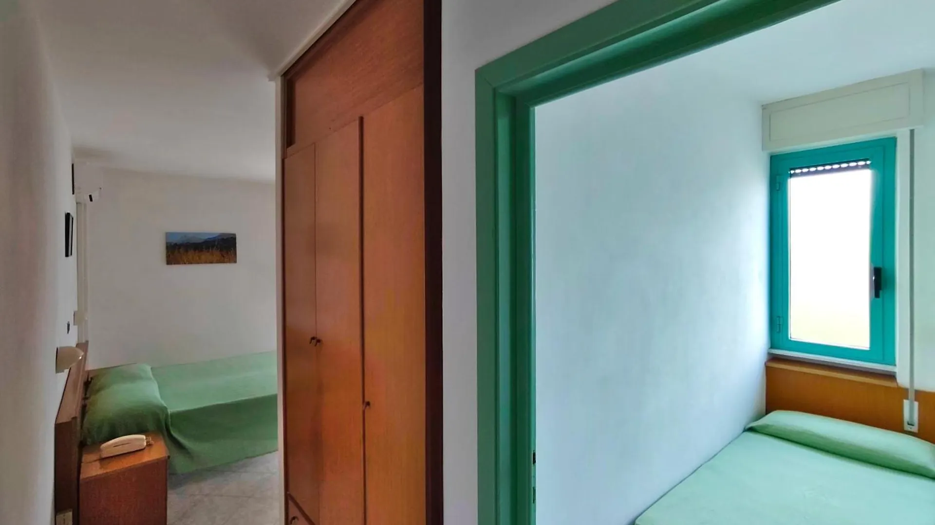 Hotel Puccinelli 利多迪卡马约雷 3*,