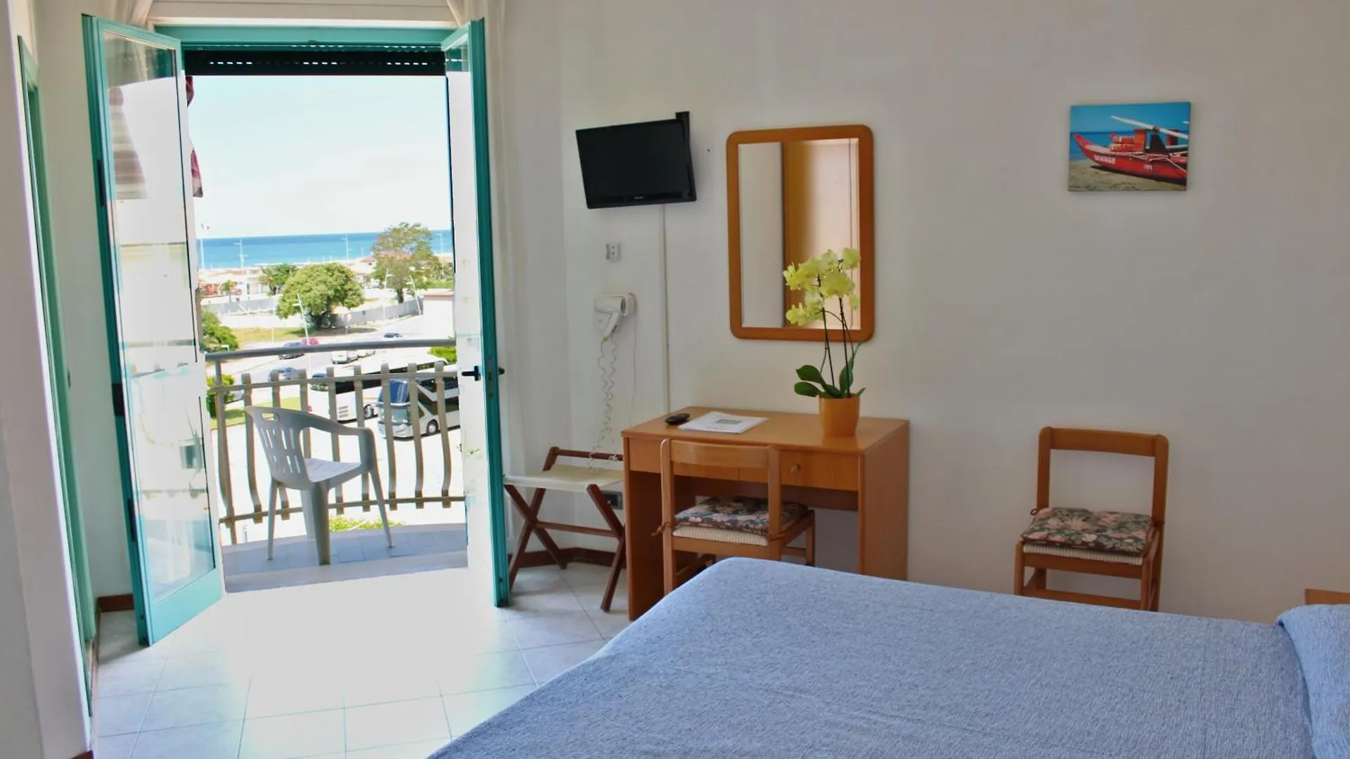 Hotel Puccinelli Lido di Camaiore 3*,  Italien