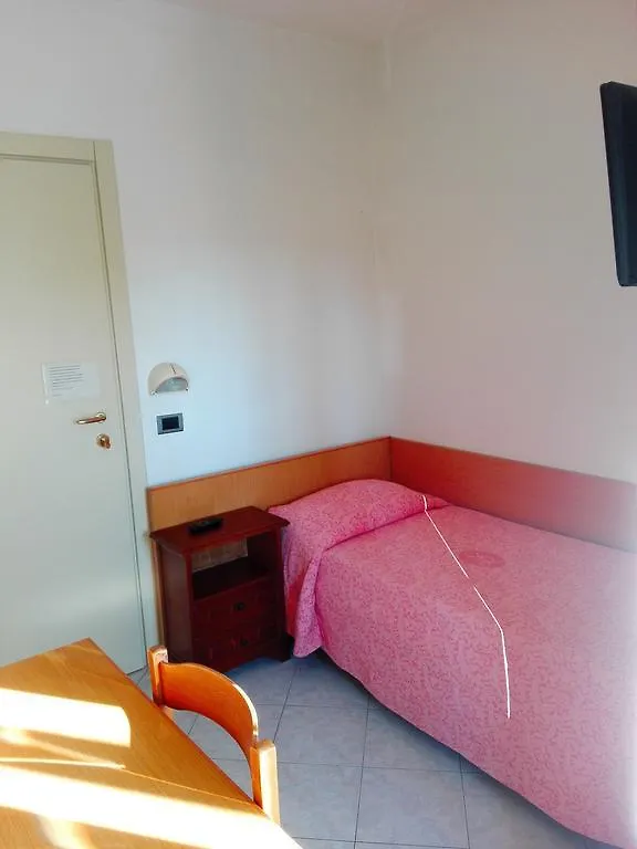 Hotel Puccinelli 利多迪卡马约雷
