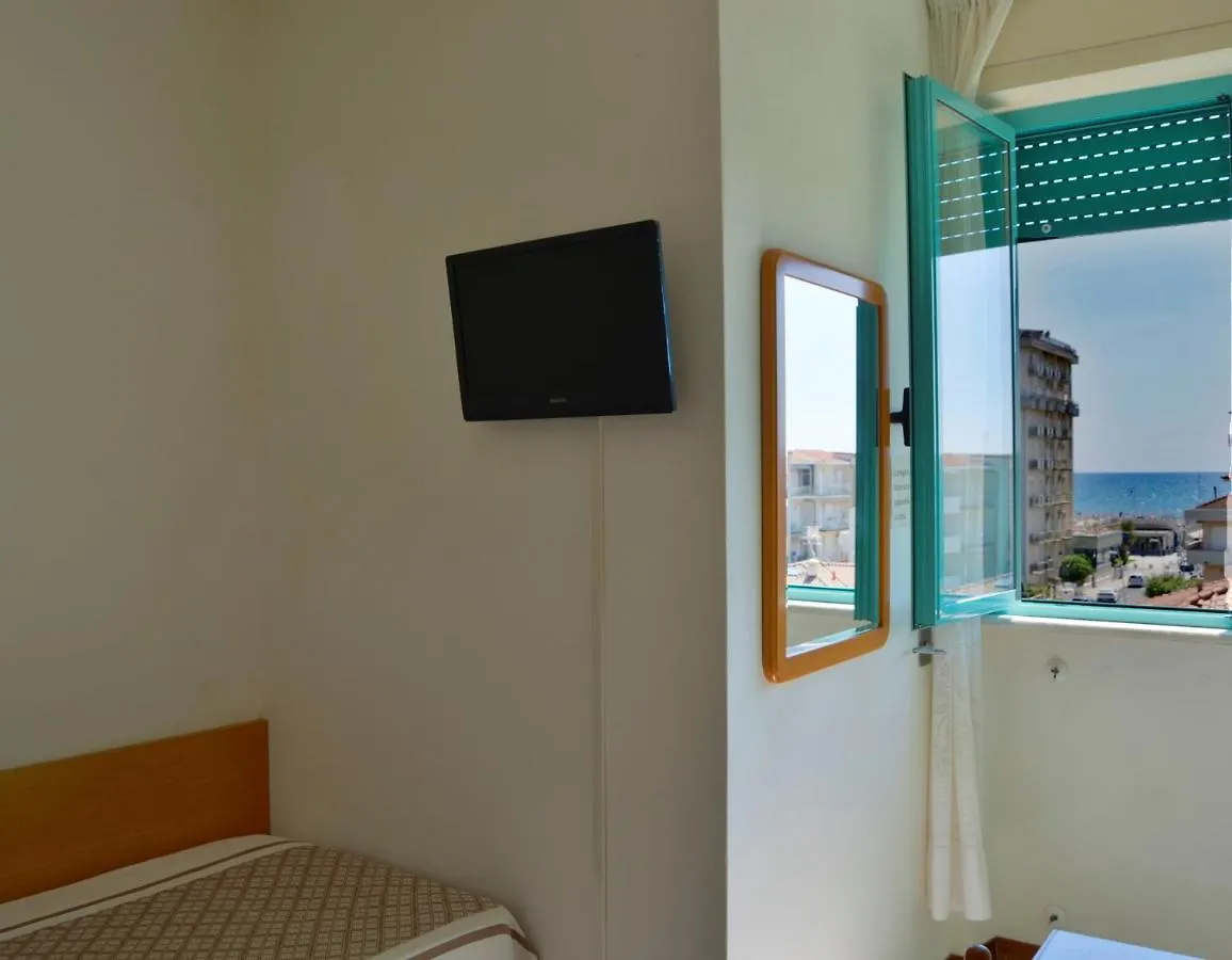 ***  Hotel Puccinelli Lido di Camaiore Italy